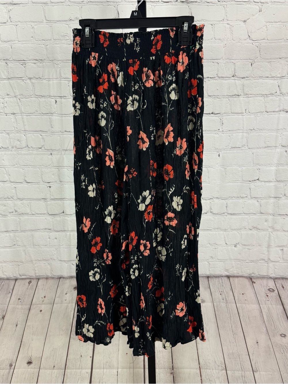 Out From Under Alvarado Culotte Pants Size Black Floral Size Medium